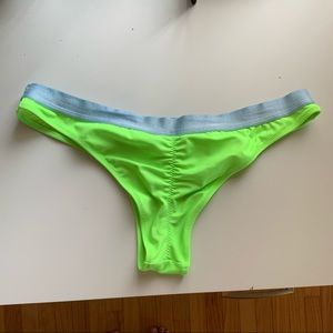 Neon Green VS Bikini Bottom